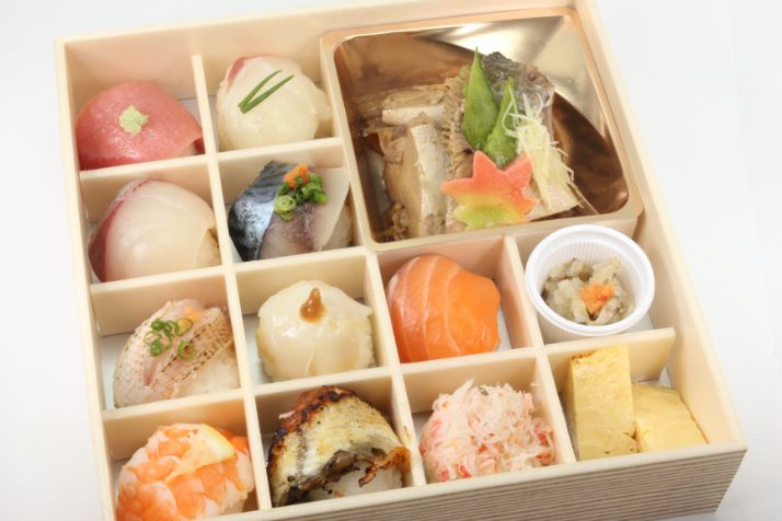 地魚の手毬寿司と魚のあら炊き膳~極~